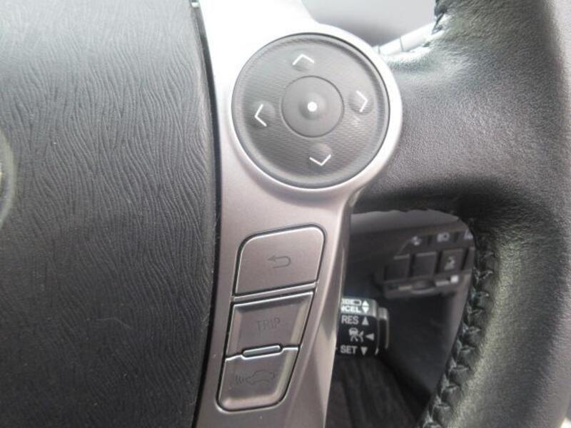 PRIUS ALPHA