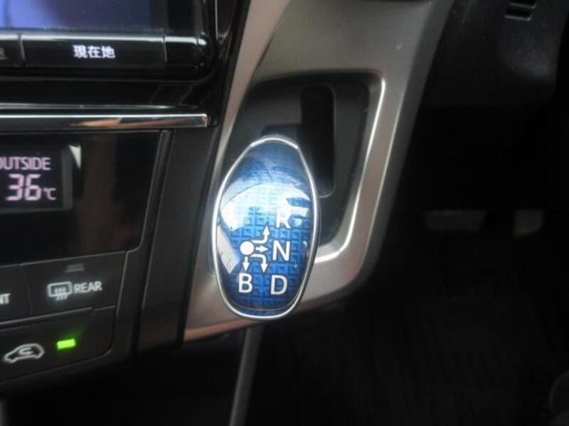 PRIUS ALPHA