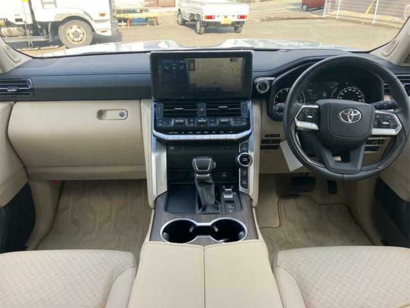 LAND CRUISER