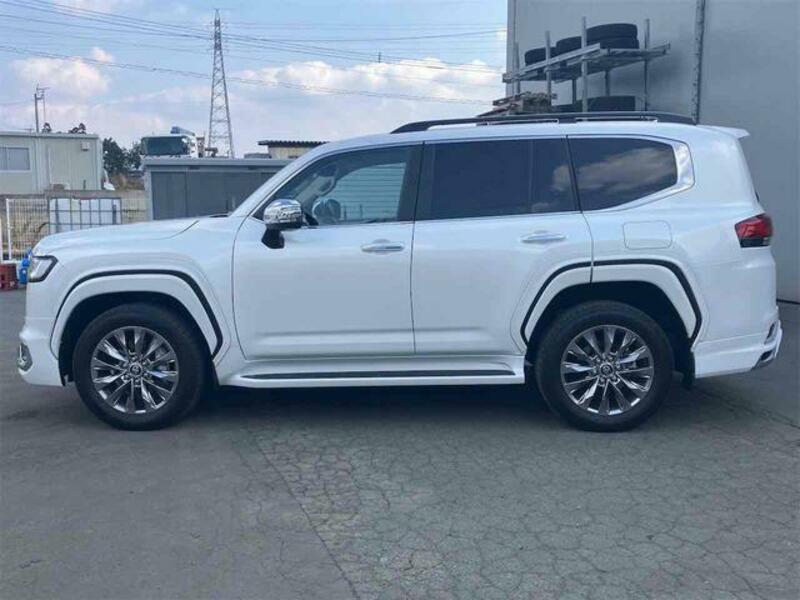 LAND CRUISER