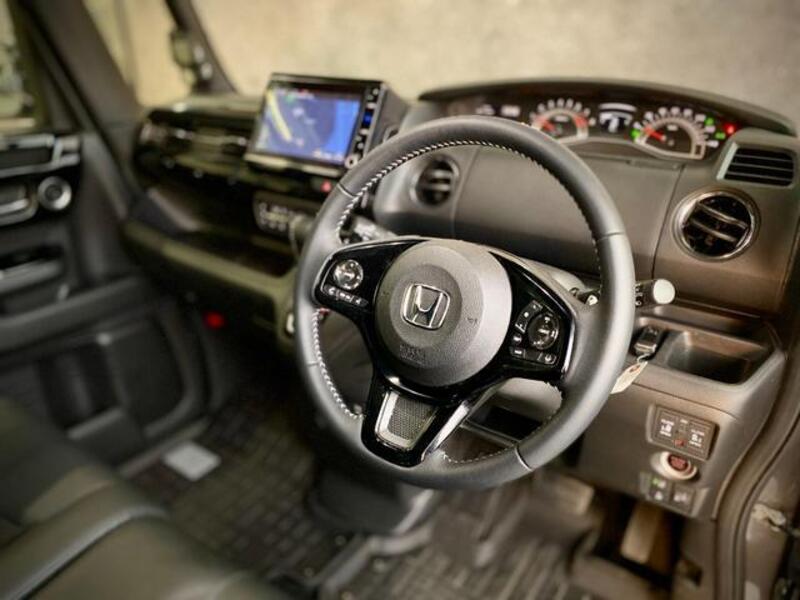 N BOX CUSTOM