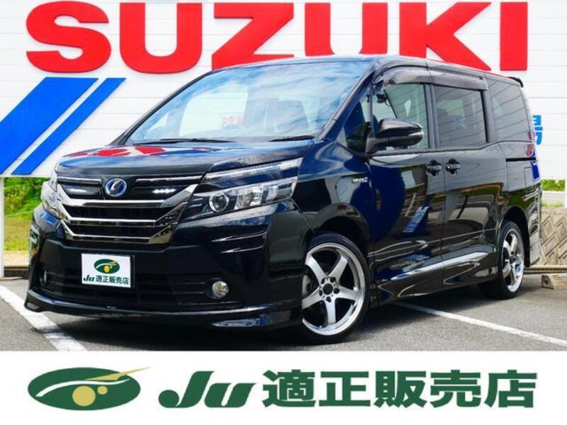TOYOTA VOXY