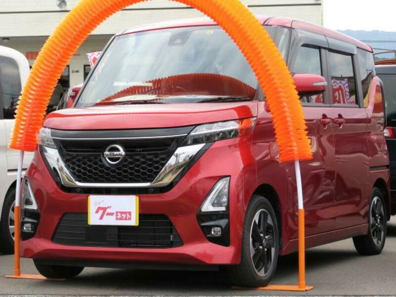 NISSAN ROOX