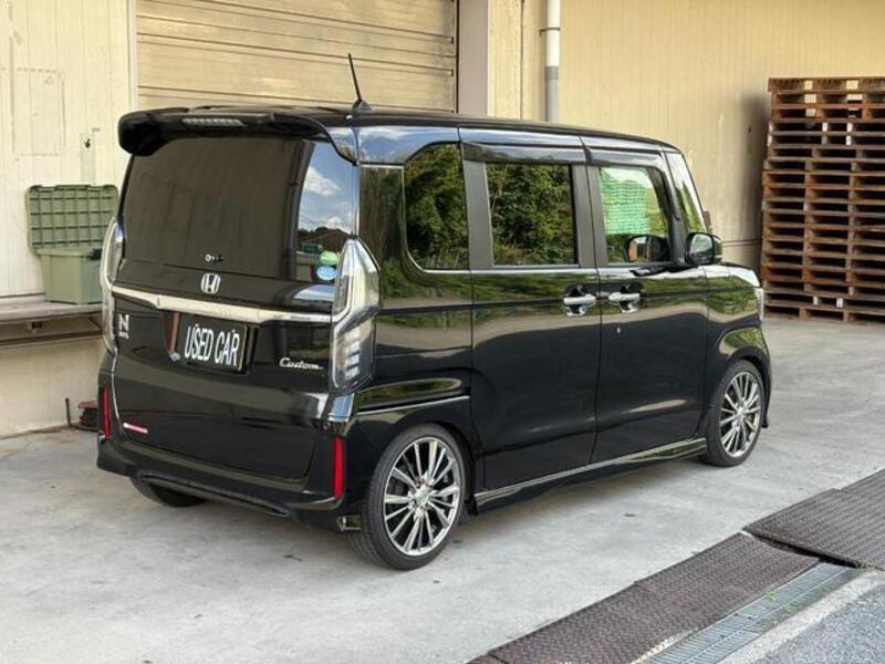 N BOX CUSTOM
