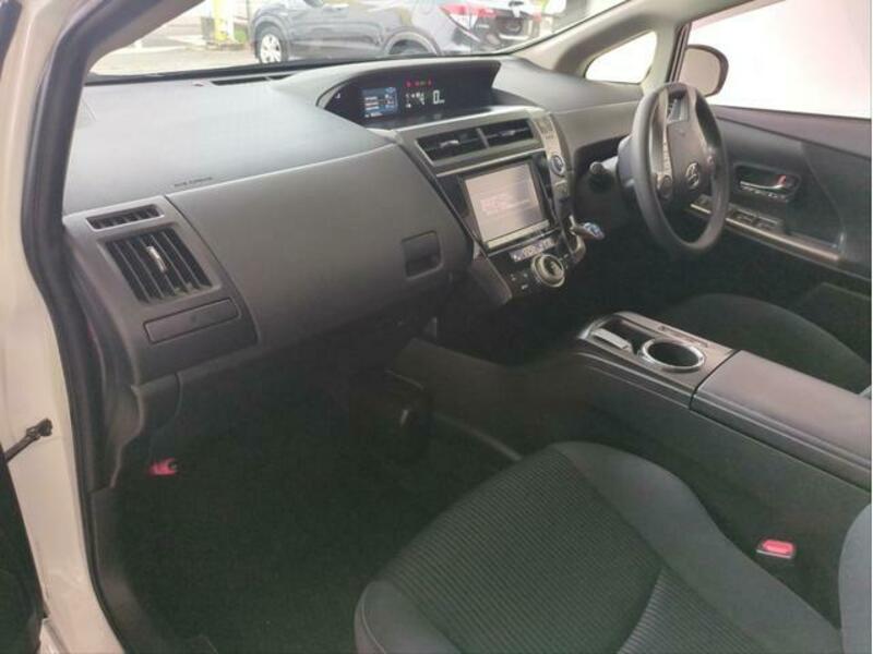 PRIUS ALPHA