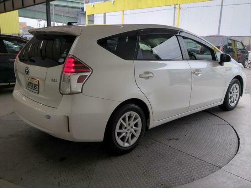 PRIUS ALPHA