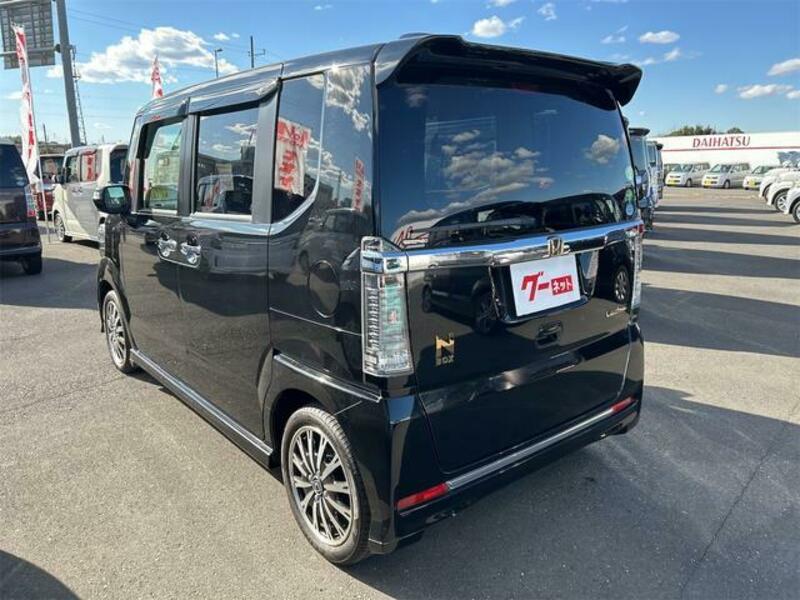 N BOX CUSTOM