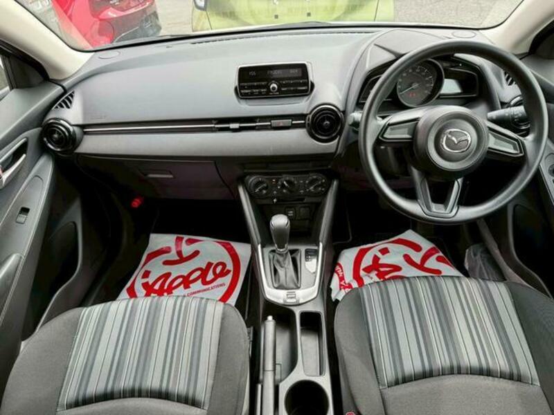 MAZDA2