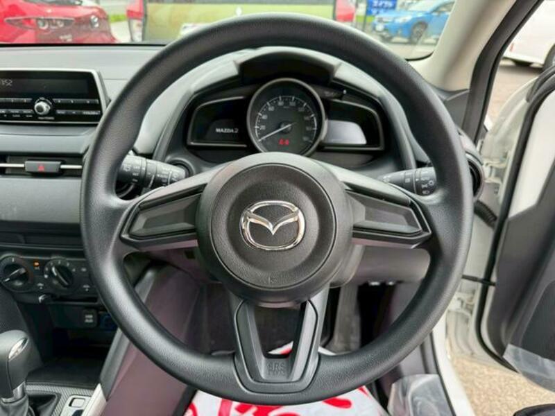 MAZDA2