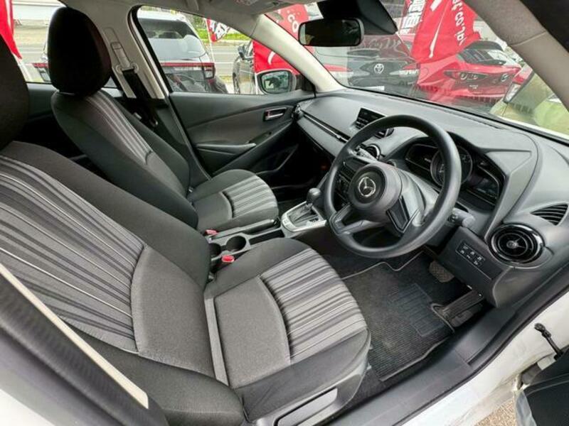MAZDA2