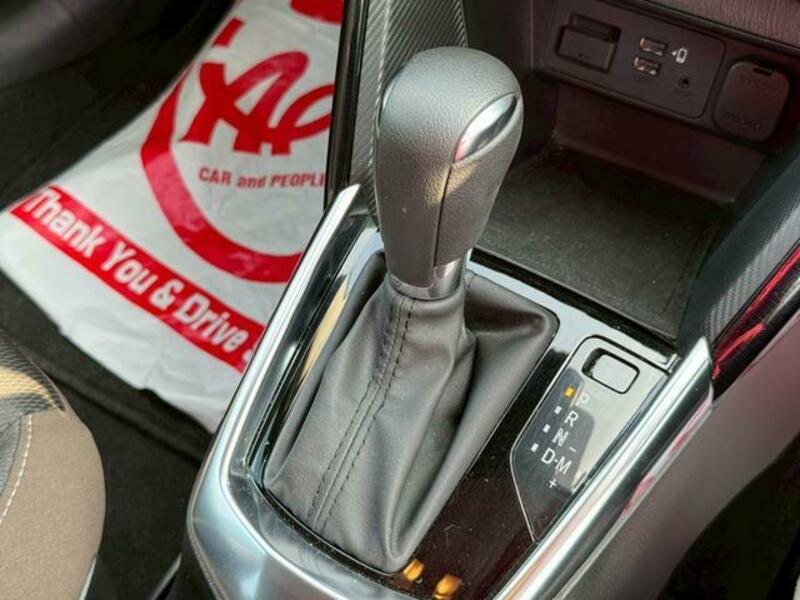 MAZDA2