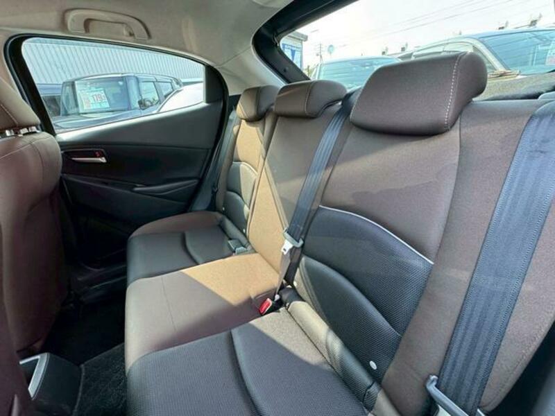 MAZDA2
