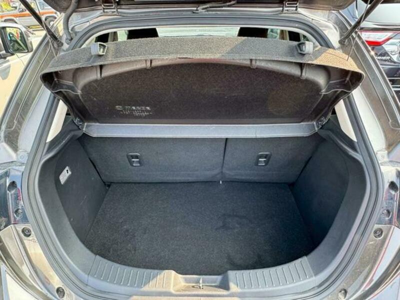 MAZDA2