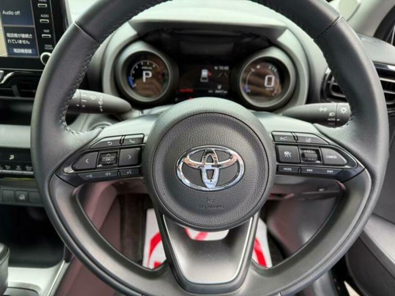 YARIS CROSS