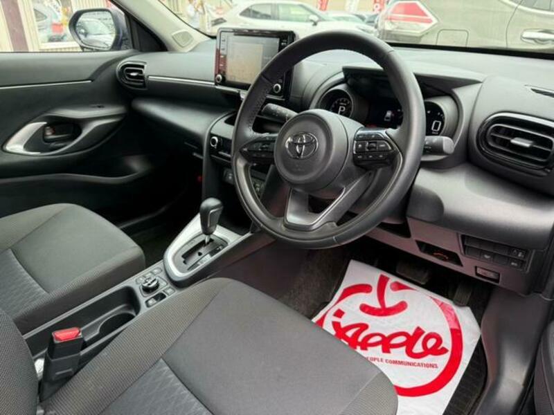 YARIS CROSS