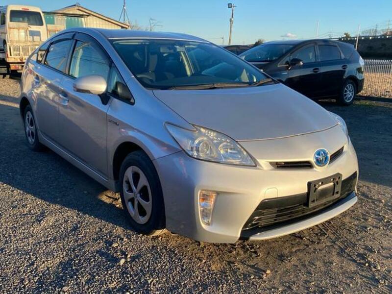 TOYOTA PRIUS