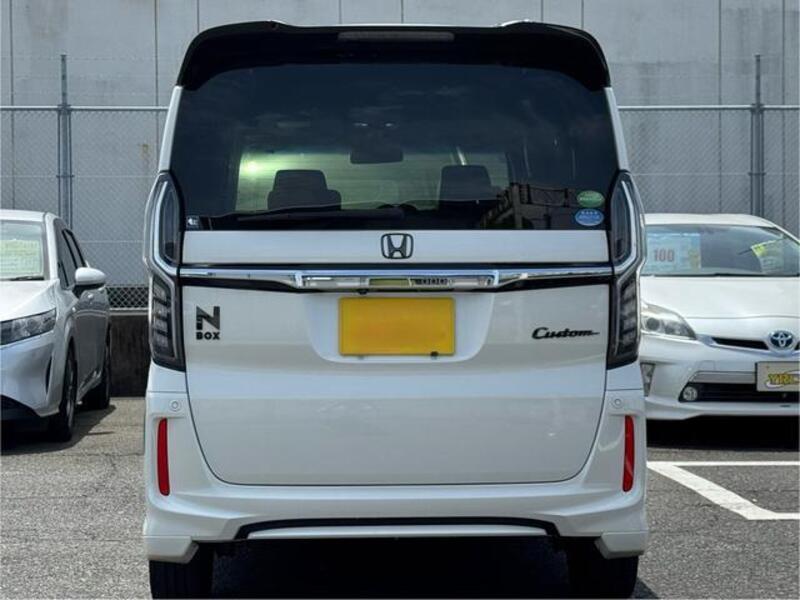 N BOX CUSTOM