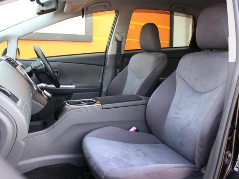 PRIUS ALPHA