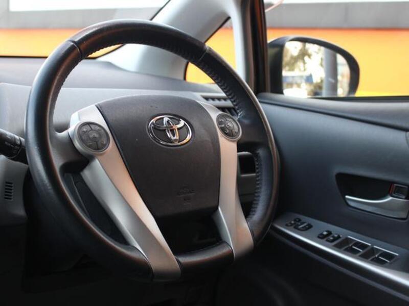 PRIUS ALPHA