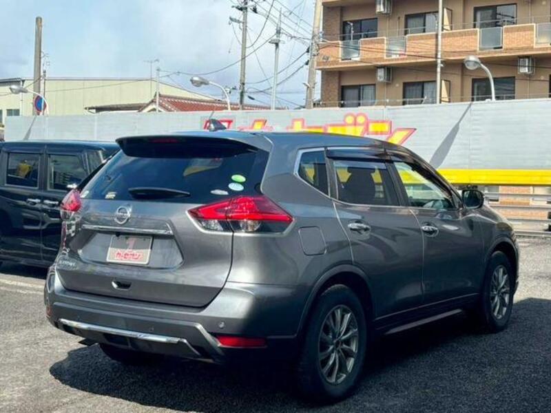 X-TRAIL