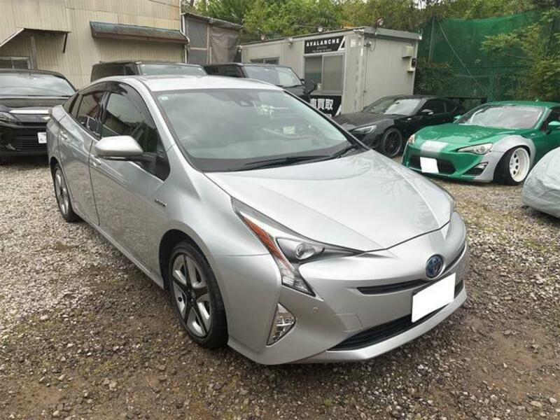 TOYOTA PRIUS
