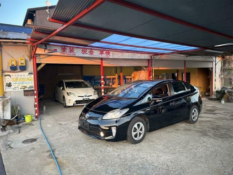 TOYOTA PRIUS