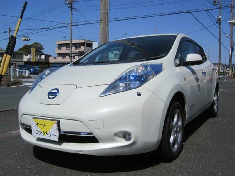 NISSAN LEAF