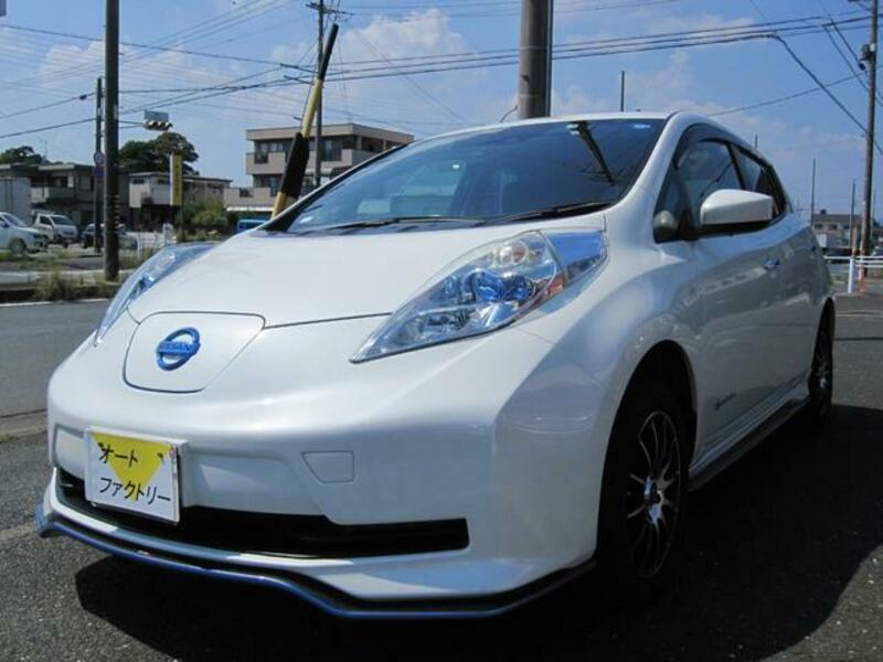 NISSAN LEAF
