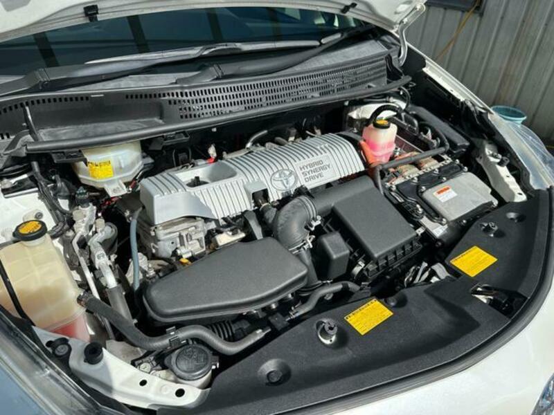 PRIUS ALPHA