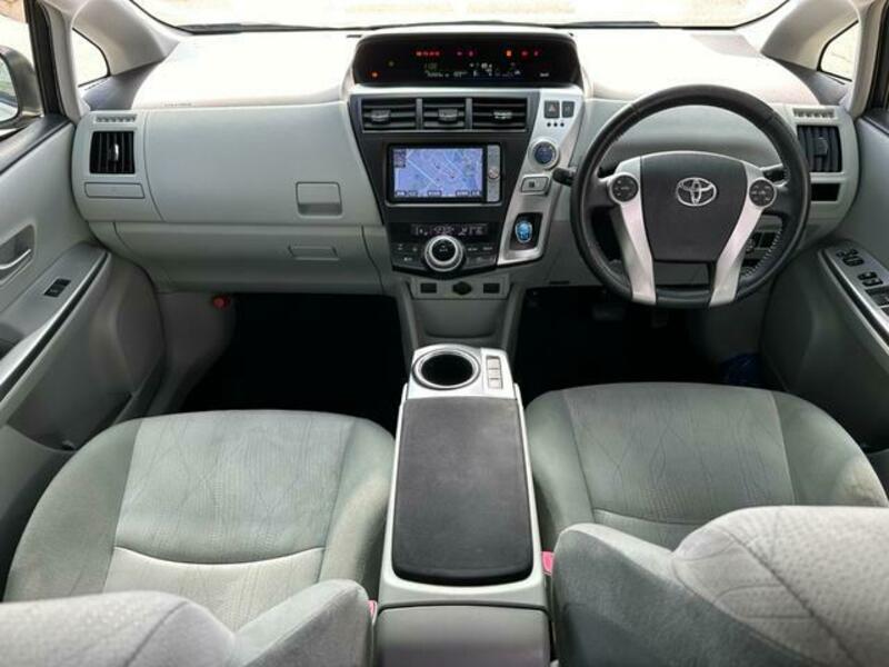 PRIUS ALPHA