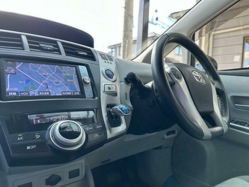 PRIUS ALPHA