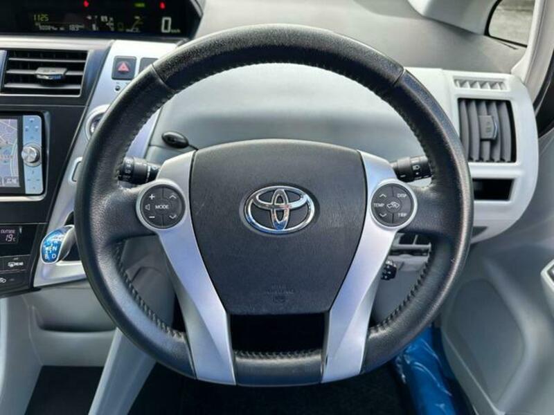 PRIUS ALPHA