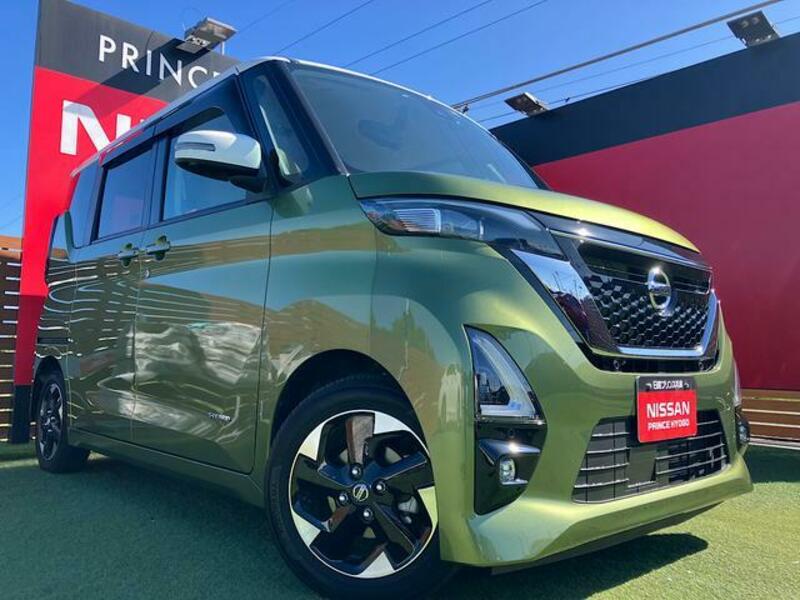 NISSAN ROOX