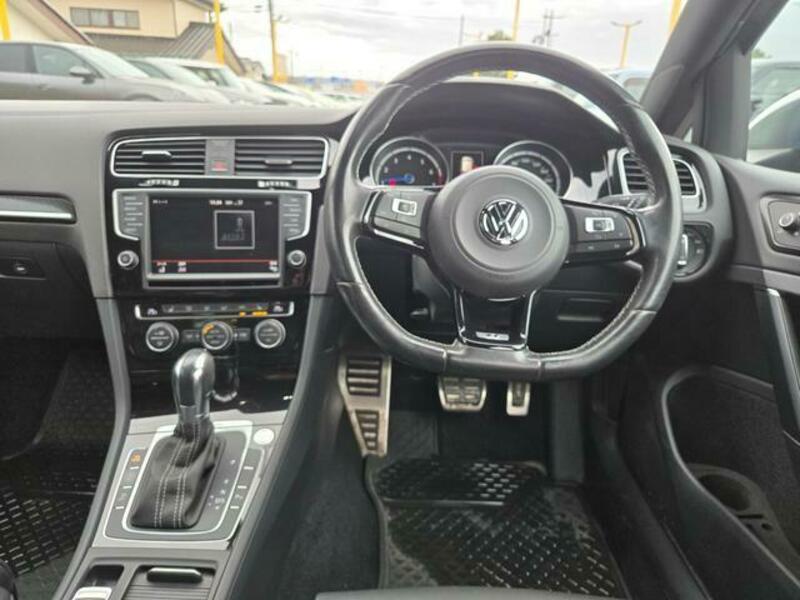 GOLF R