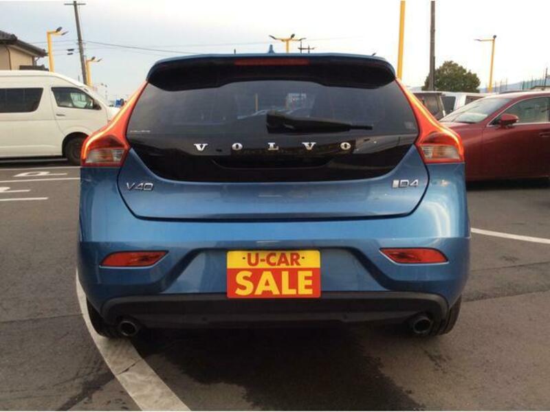 V40