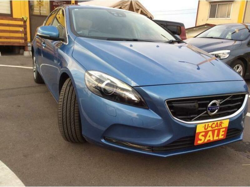 VOLVO V40