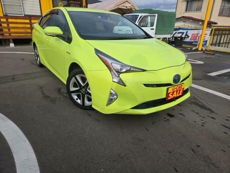 TOYOTA PRIUS