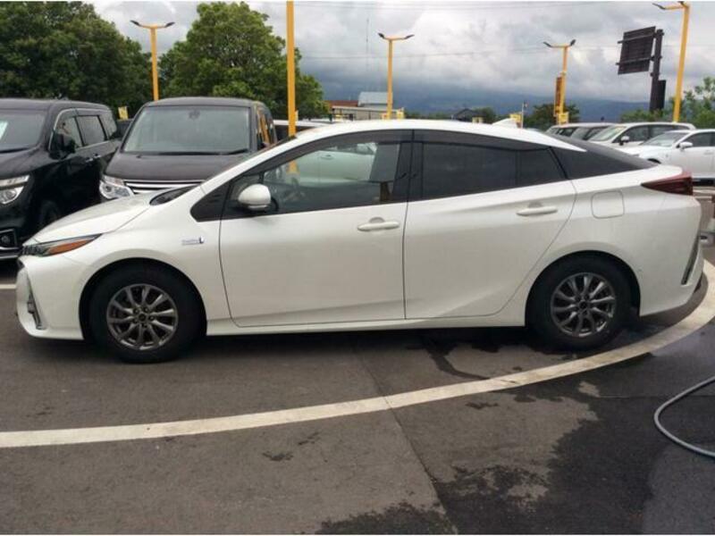 PRIUS PHV