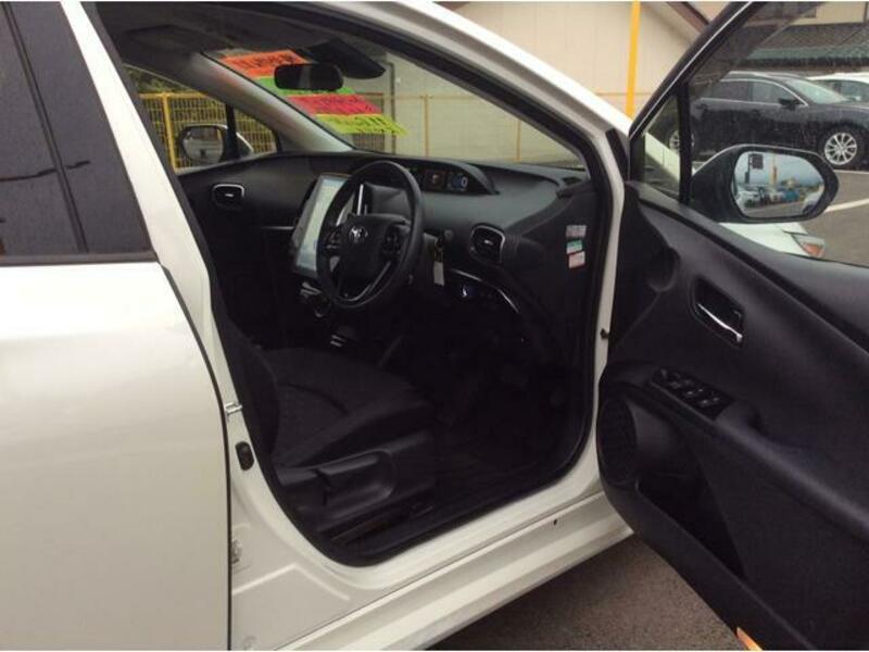 PRIUS PHV