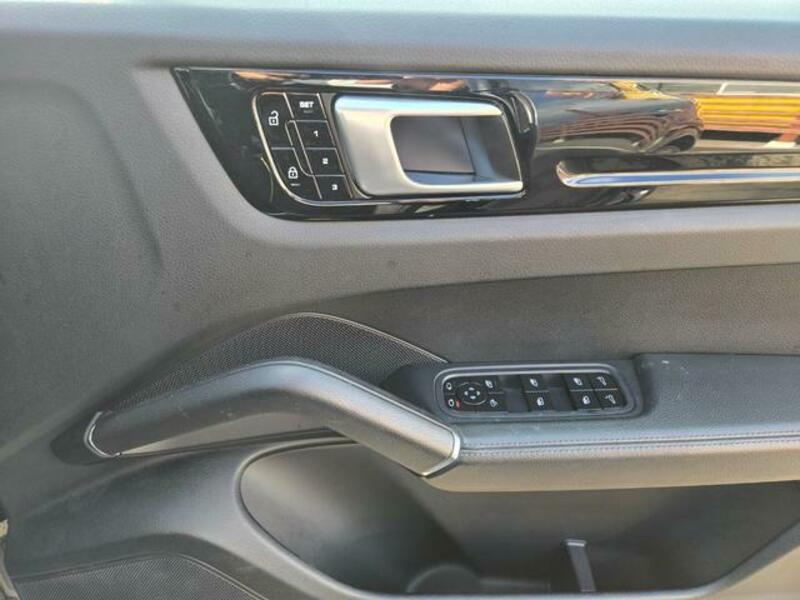 CAYENNE