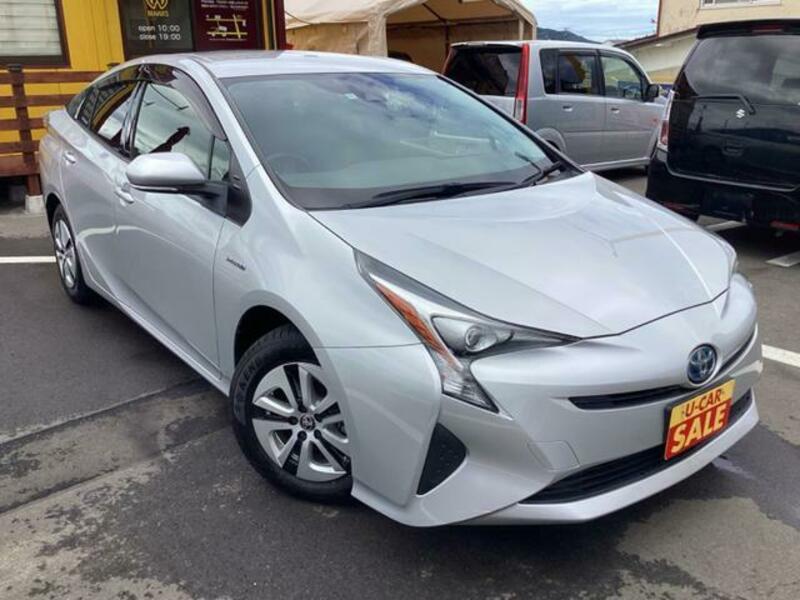 TOYOTA PRIUS