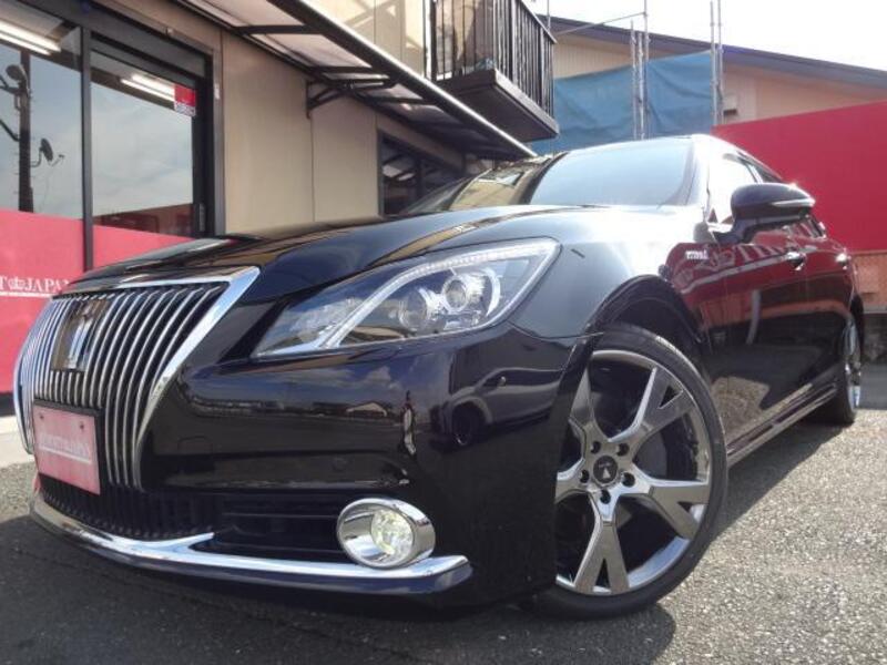 TOYOTA CROWN MAJESTA