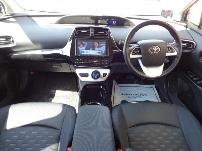 PRIUS PHV