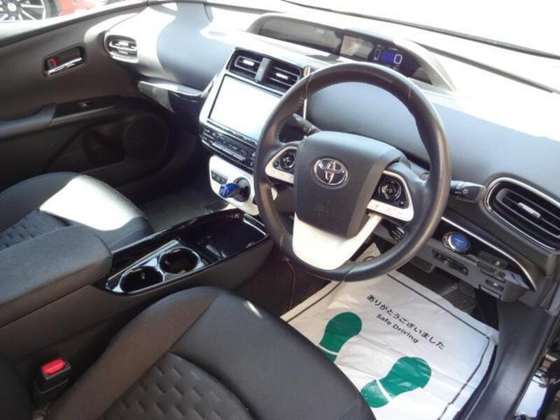 PRIUS PHV