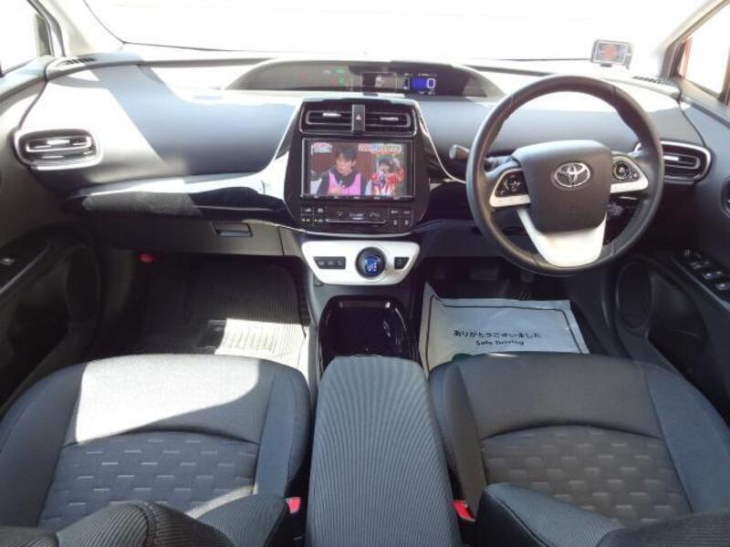 PRIUS PHV