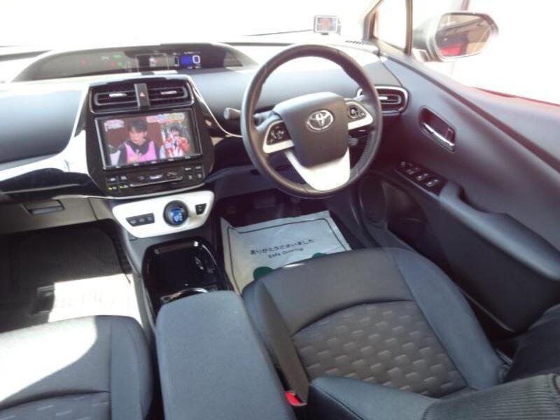 PRIUS PHV
