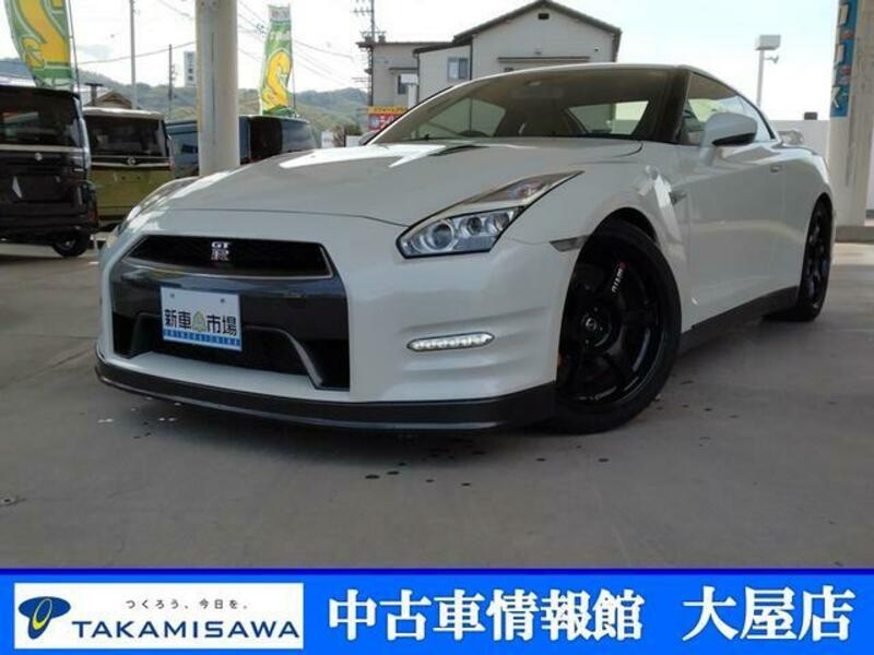 NISSAN GT-R