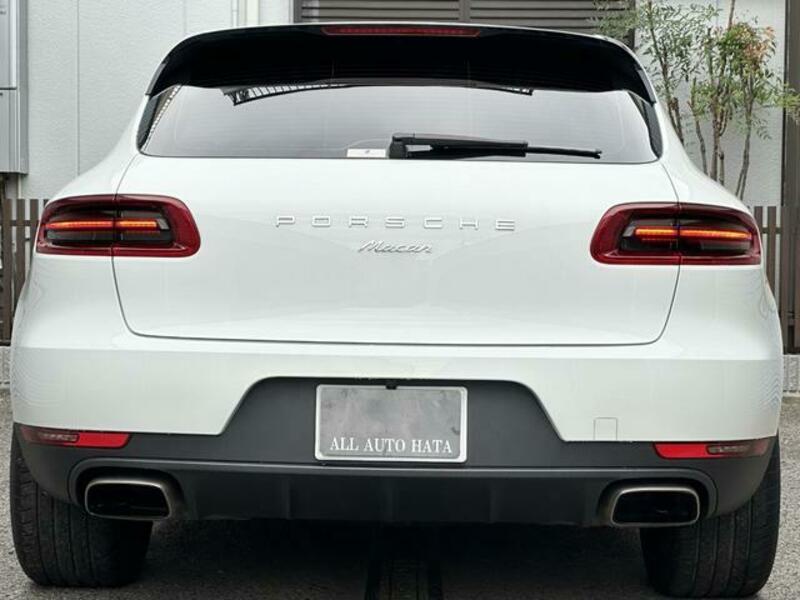 MACAN