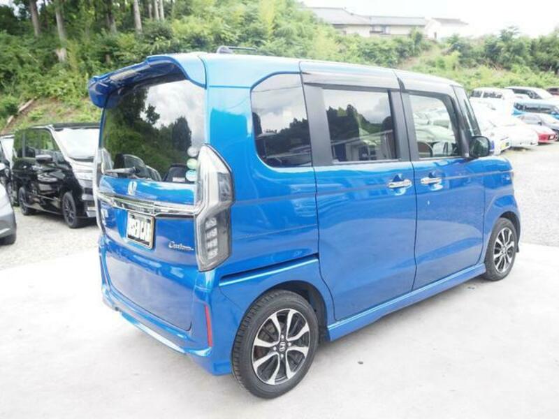 N BOX CUSTOM