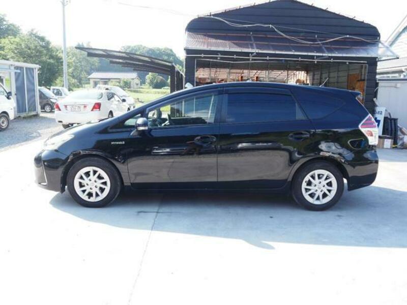 PRIUS ALPHA